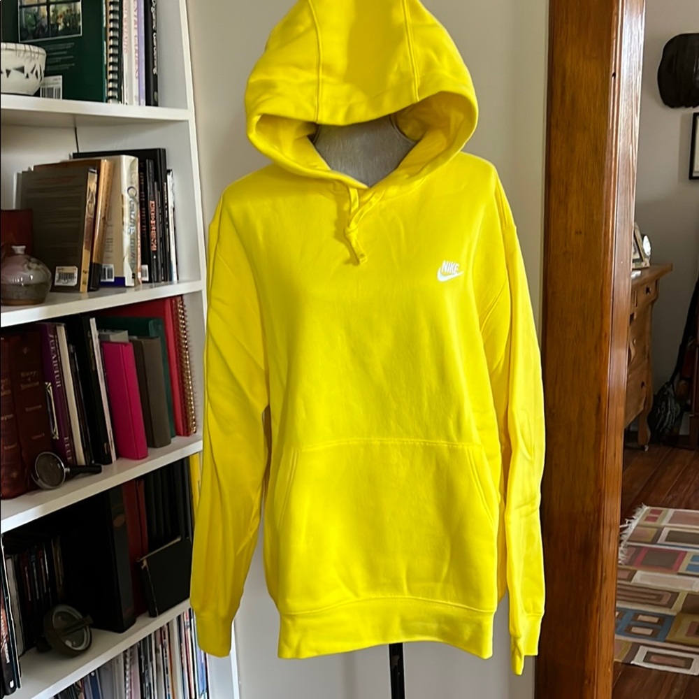 NWOT • NIKE HOODED SWEATSHIRT